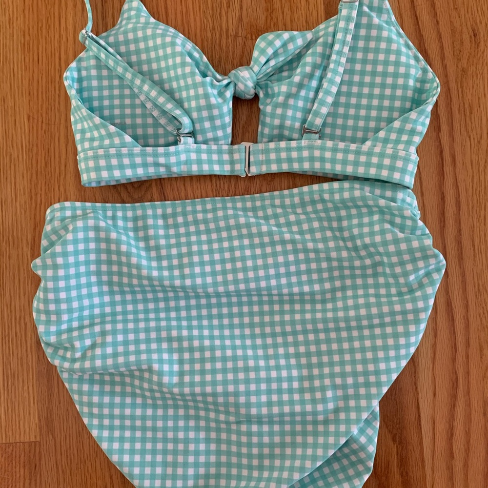 EUC check off the hook suit